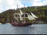 Die Unicorn unter Stagsegeln